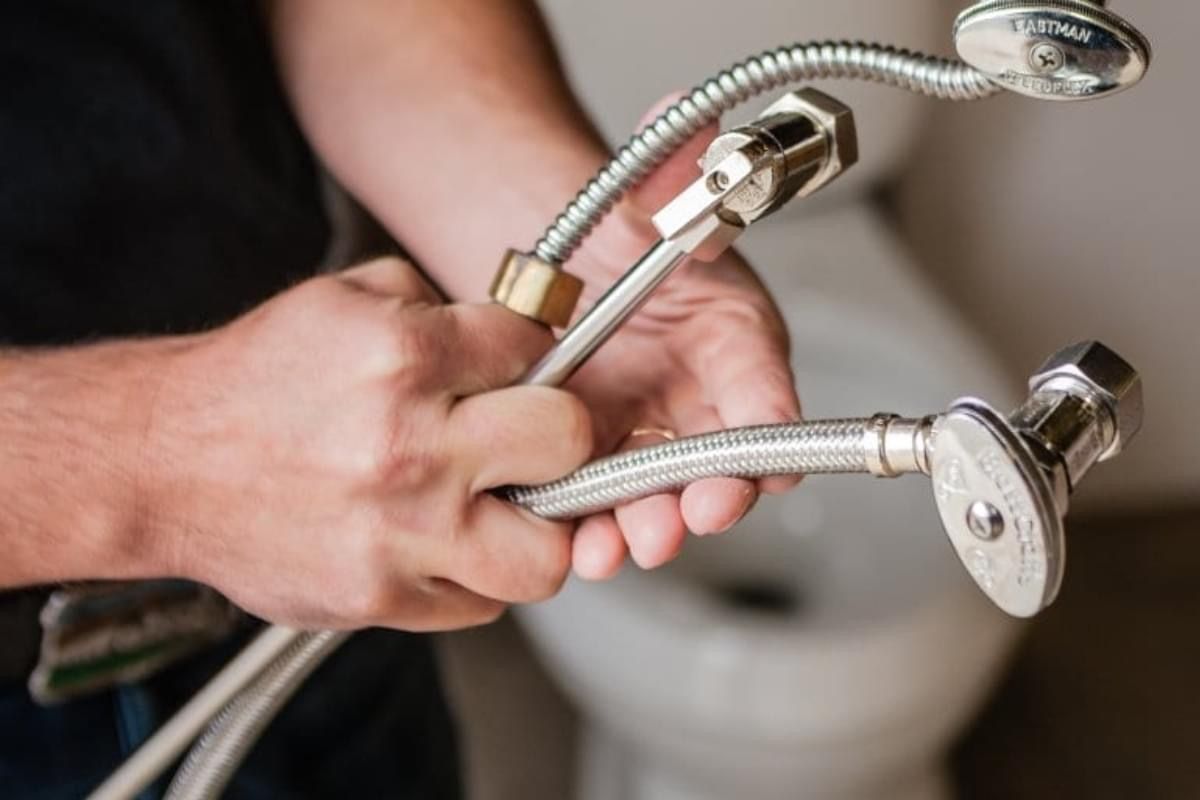 Plumbers in Spring TX – Signs That Your Water Heater Needs Repair or Replacement